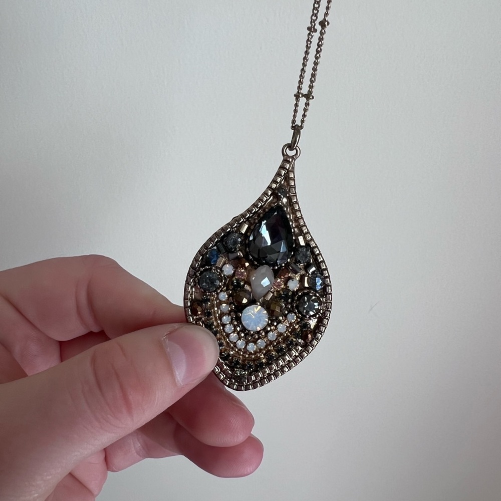 Altar’d state pendent necklace 💒